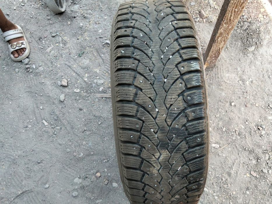 Продам 4 шт баллона зимние