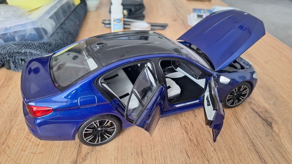 BMW F90 M5 1:18 Dealer Edition - със ЗАБЕЛЕЖКИ +кутия Norev