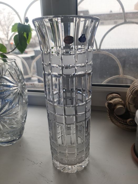 Хрустальные вазы  б/у не дорого