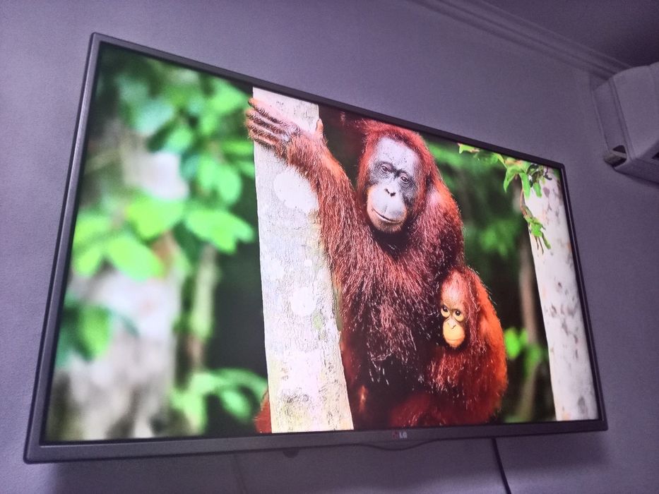 LG-82см.3D Smart WIFI T2