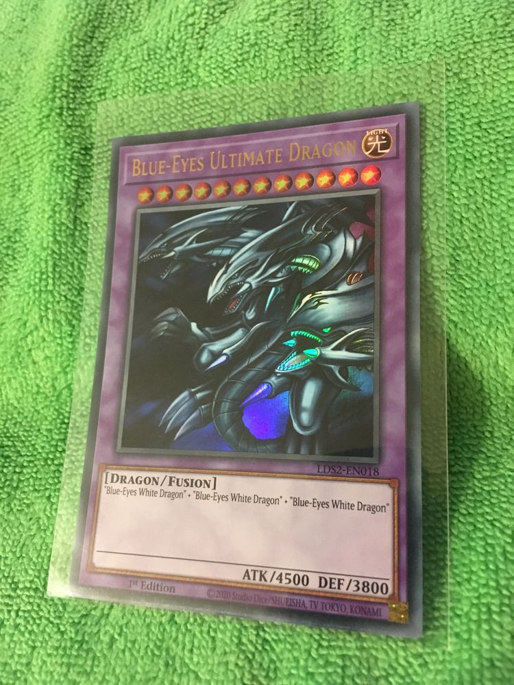 Оригинална карта Yu-Gi-Oh Blue-Eyes Ultimate Dragon гр. Перник