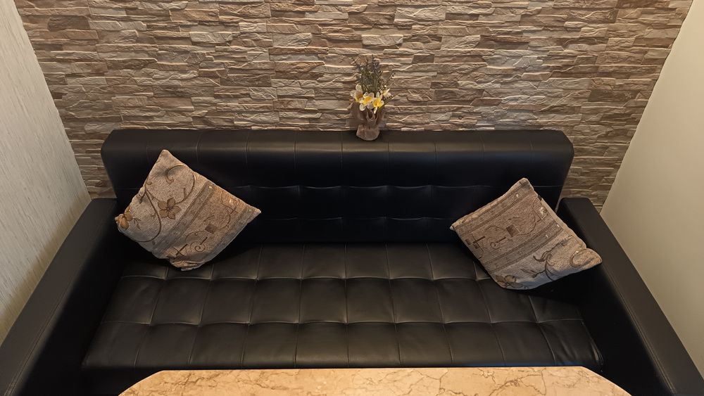 Masa bucatarie +2 scaune+bancheta 400 ron