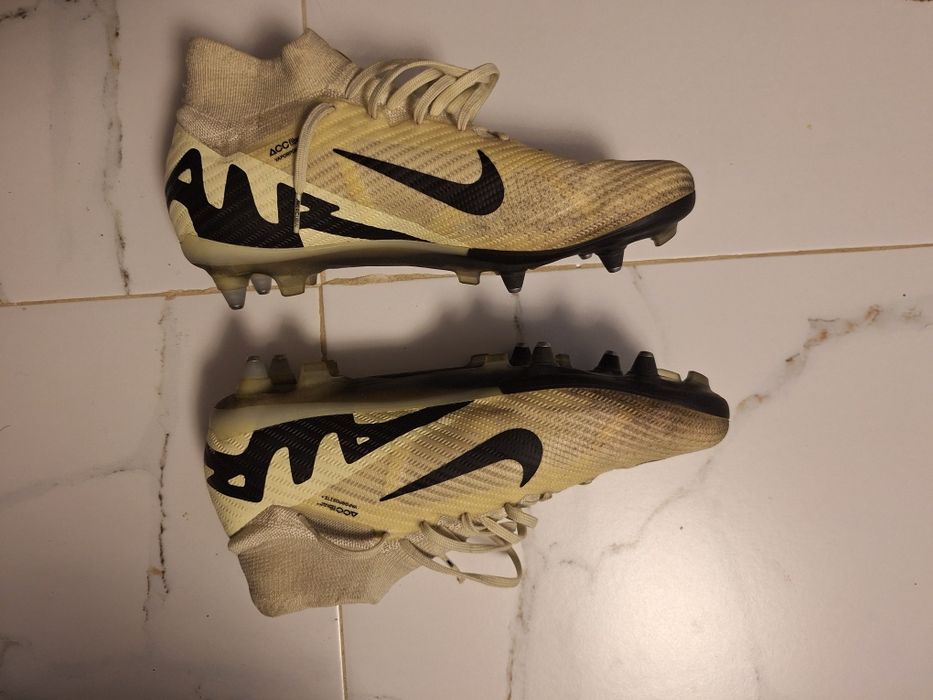 Vând ghete de fotbal profesionale(elite)