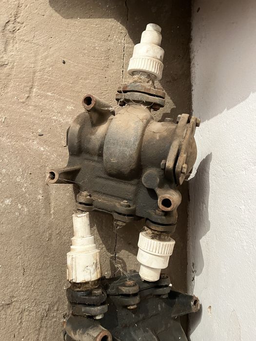 Продается насос водяной