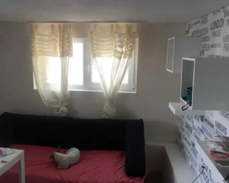 Дава се под наем Едностаен апартамент в Пловдив, Старият град - 45 кв.м за 214.2 € - Снимка #2