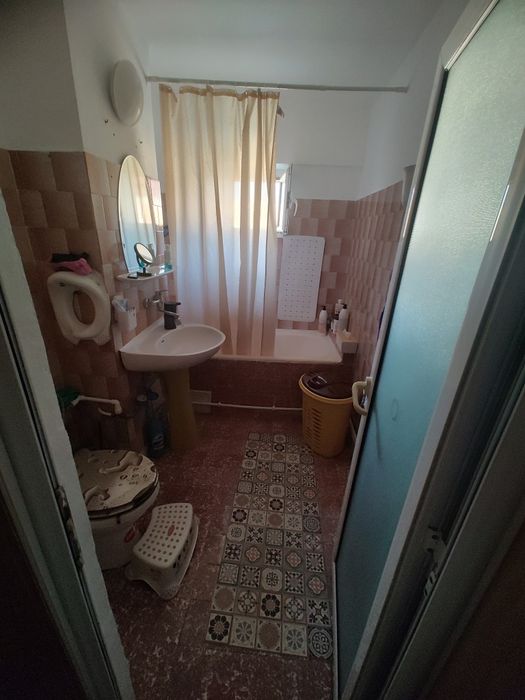 Vând apartament 2 camere