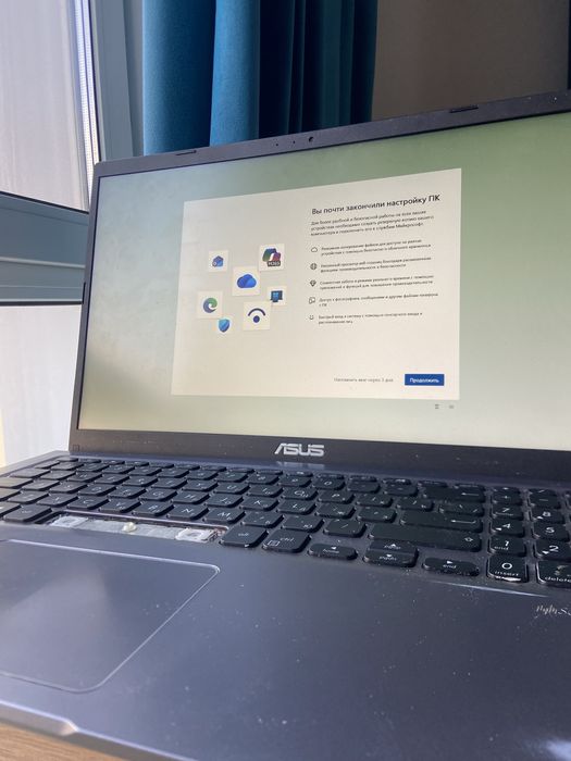 Ноутбук Asus в хорошем состояние