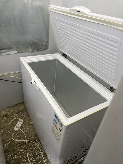 Продам морозильник