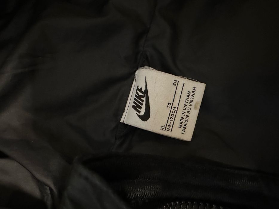 Детско черно яке Nike