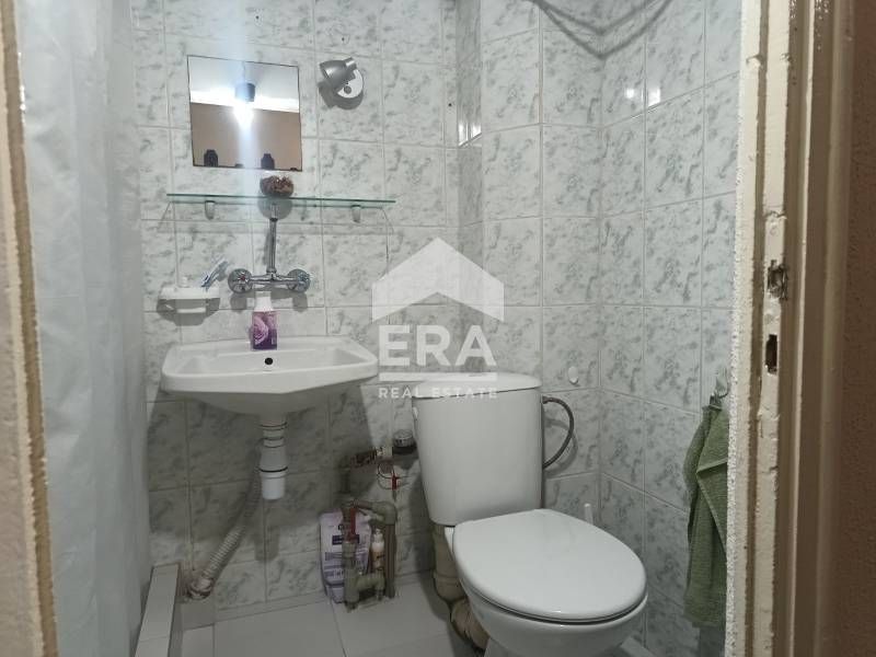 Продава се Двустаен апартамент в Варна, Младост 2 - 61 кв.м за 2328 €/кв.м - Снимка #8