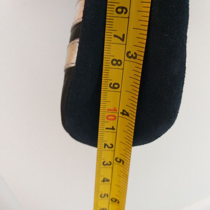 Нови Обувки и ветровка яке