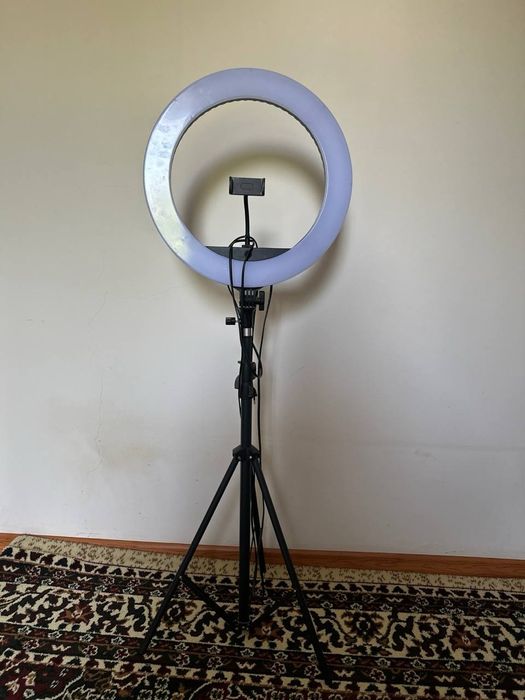 Shtativ LED lampa sotiladi
