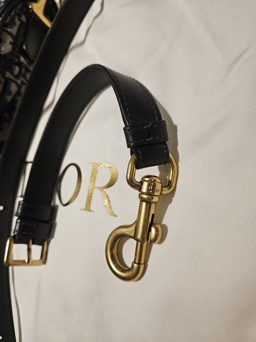 Geanta Dior, noua, din piele, exact ce este in magazin Dior