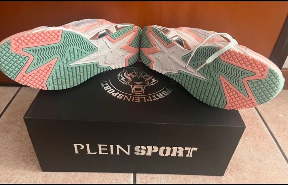 Plein Sport маратонки номер 39