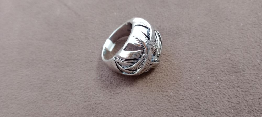 Vând inel de argint