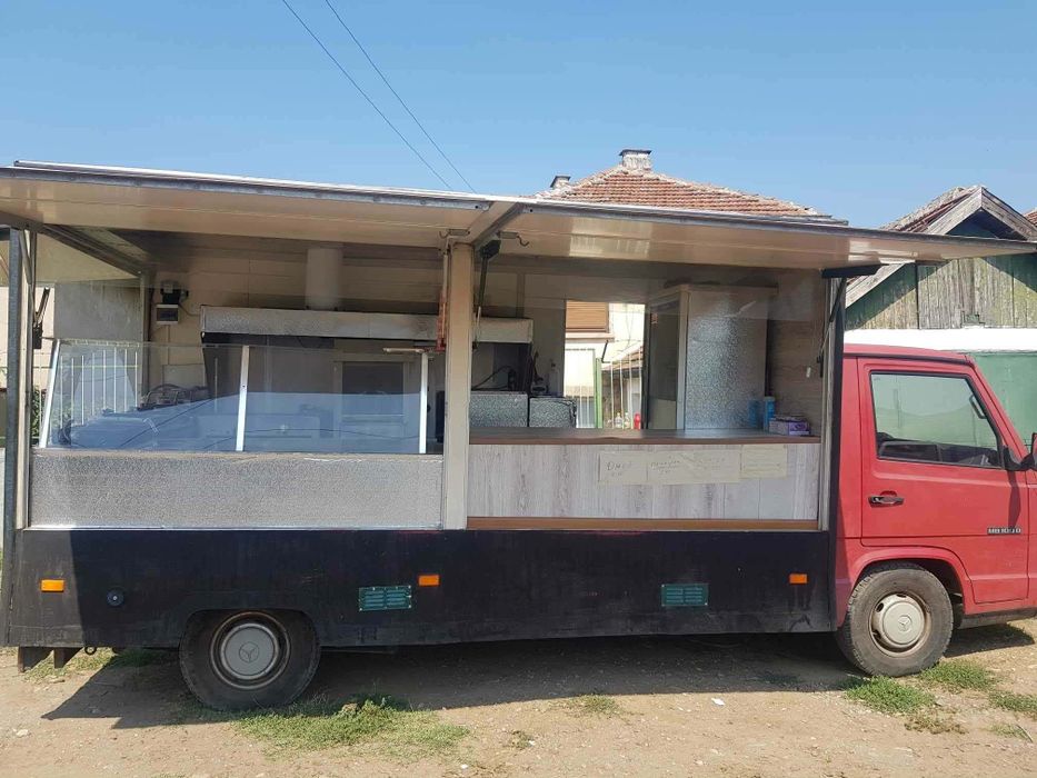 Продавам оборудван кемпер Mercedes MB100D