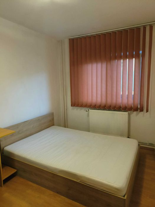 PF. Dau in chirie Apartament cu 4 camere Str. Ion Mester