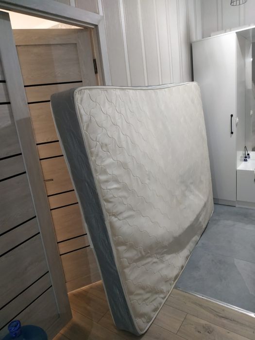 Отдам бесплатно матрас б/у