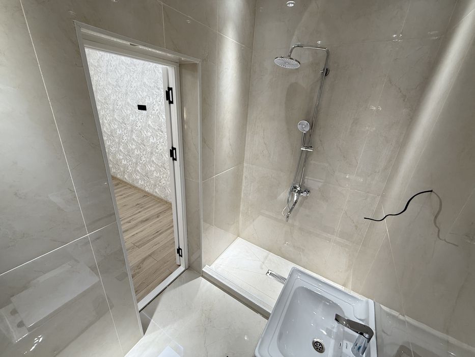 2,3 соток 5 хона +холл кириб яшашга тайёр ховли сотилади! Индекс бозор