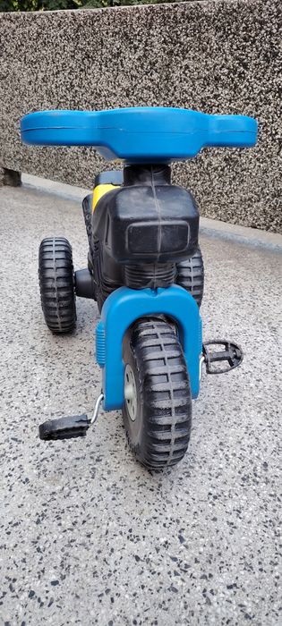 Детско моторче с педали
