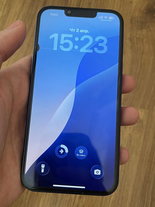 iPhone 13 в хорошем состоянии