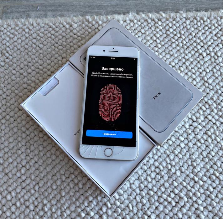 iPhone 8 plus/64GB/akb100%