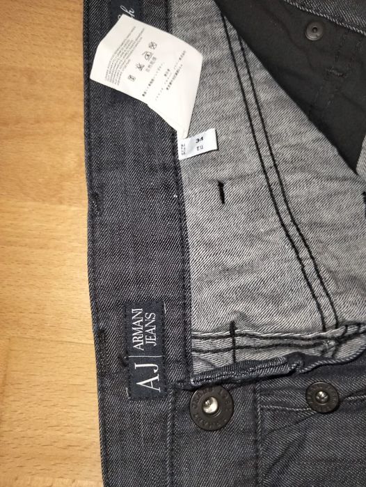 Продам новые джинсы Armany jeans