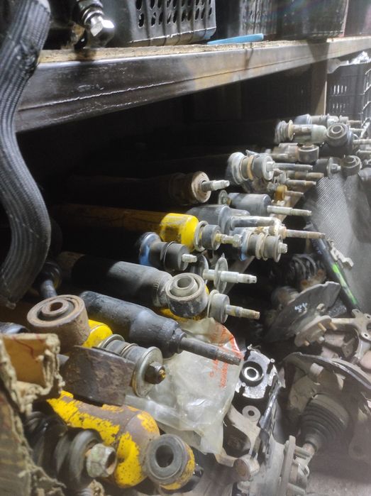 Амортизаторы перед и зад Toyota