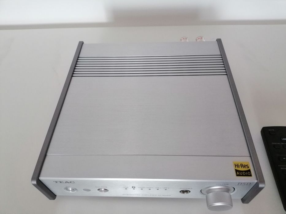 TEAC AI  301 DA цифров усилвател с оригинално дистанционно