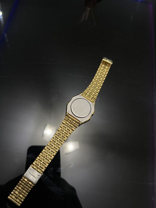 Часовник Casio gold