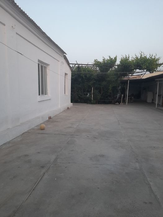 Ромитан центрда Ромуш кучасидаги 4 уй сотилади