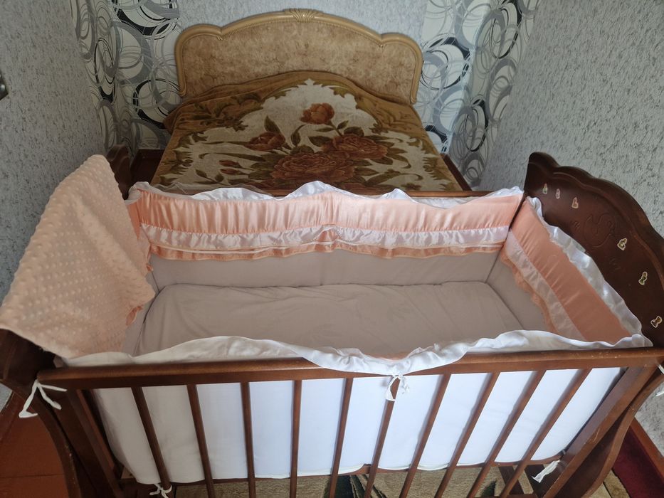 Продам детскую кроватку