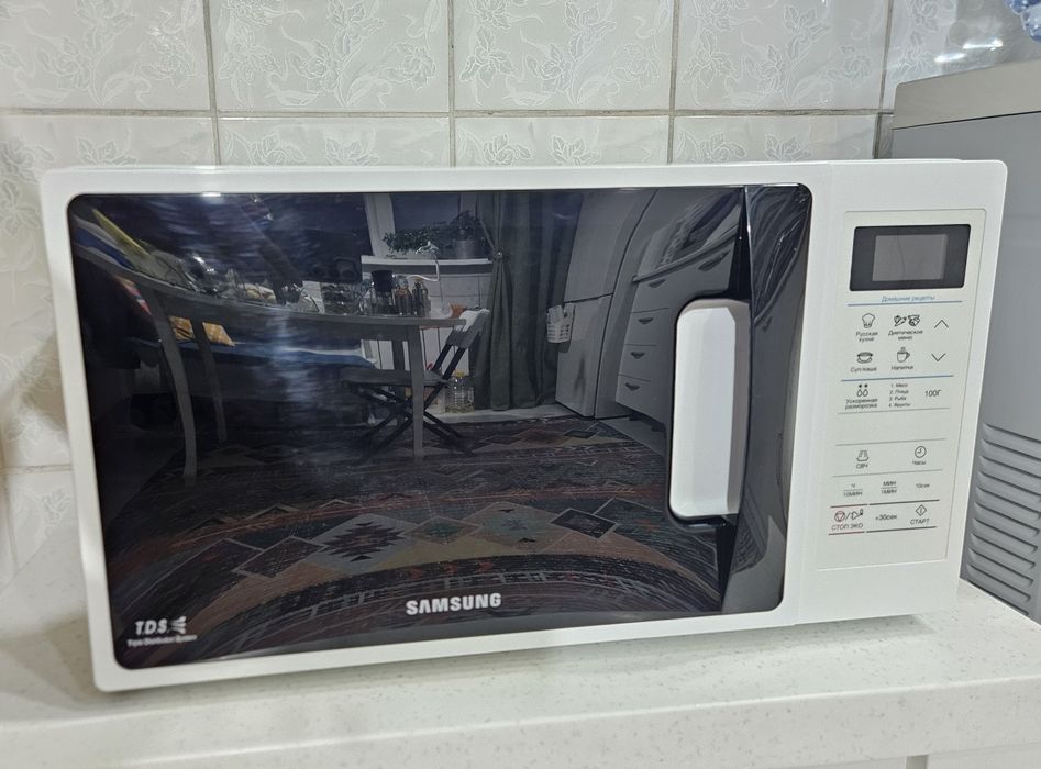 Продам микроволновку Samsung бу