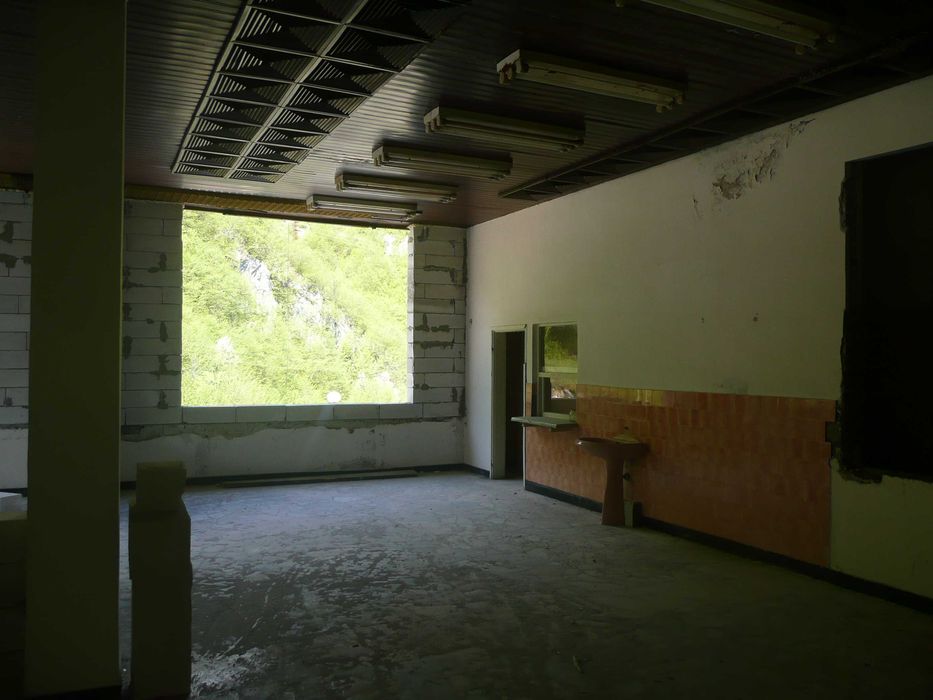 Продава се Промишлена сграда в Пловдив, Въстанически - 2200 кв.м за 73 €/кв.м - Снимка #2