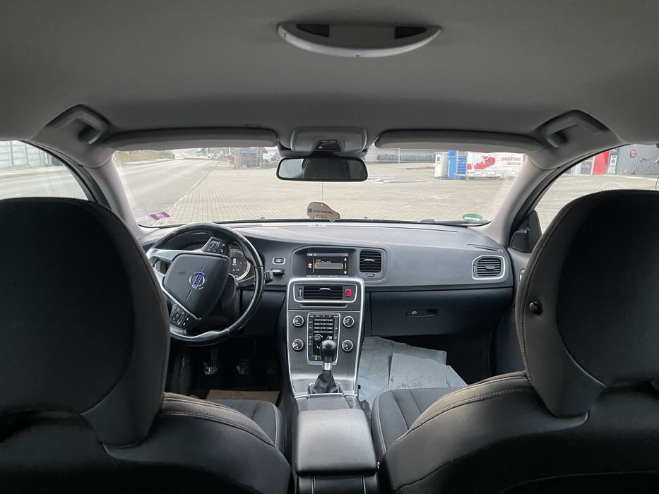 Volvo v60 1.6 diesel distronic/ bliss