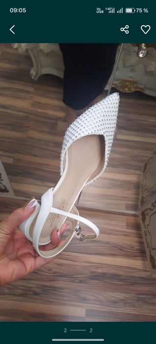 Новые туфли  в золоте и белый