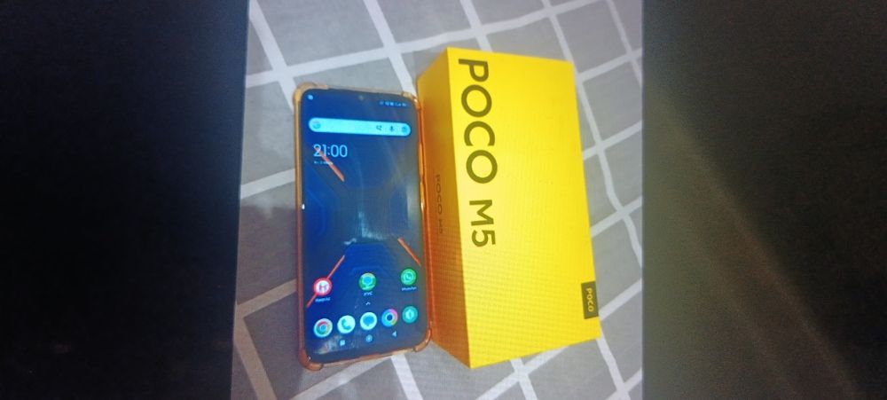Смартфон Poco m5