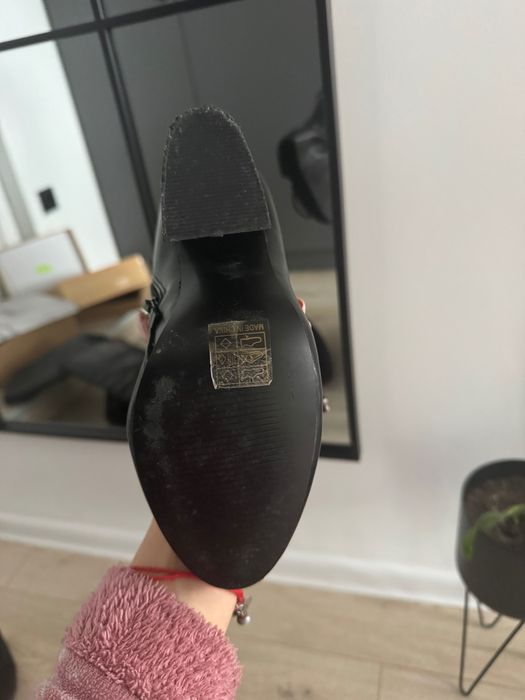 Боти на дебел ток