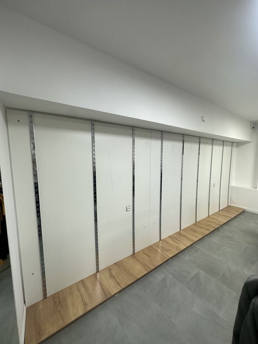 Оборудование для магазина одежды