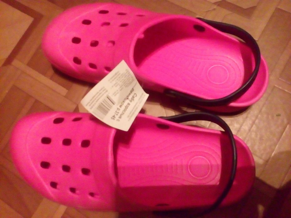 Продам новые босоножки