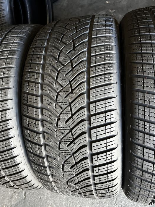 4 anvelope iarna 245/45/18 , GoodYear , DOT 2025 , 6-6.3 mm