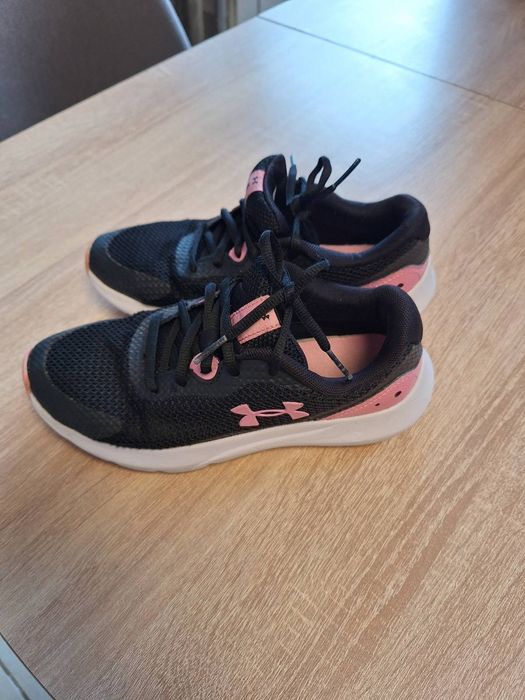 Маратонки under armour
