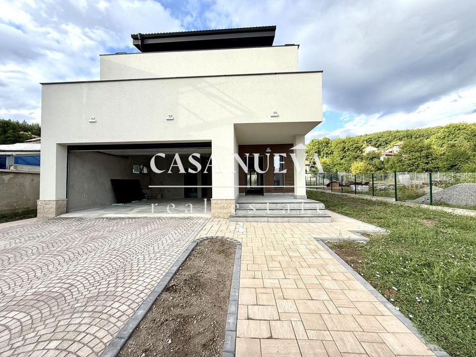 Къща в гр.Перник, кв.Изток