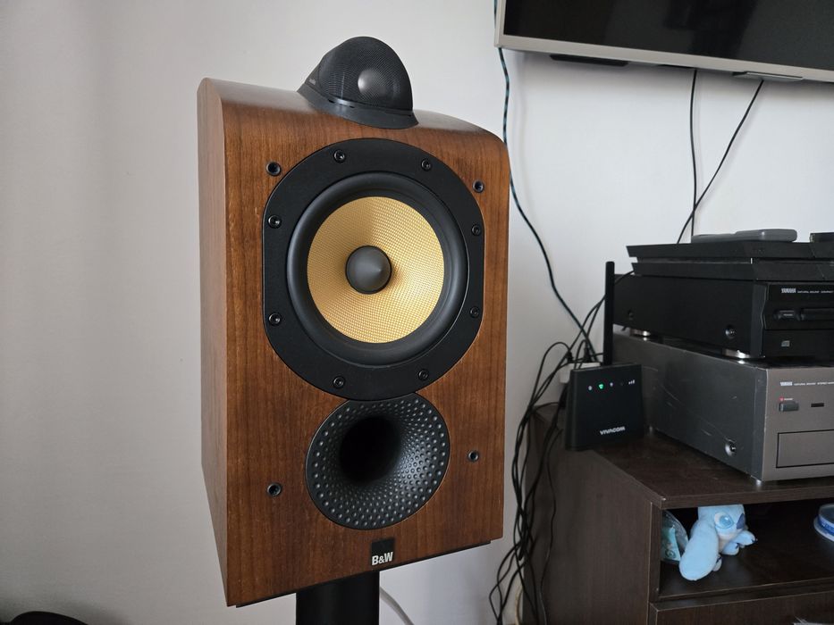 Bowers and Wilkins 705 S1