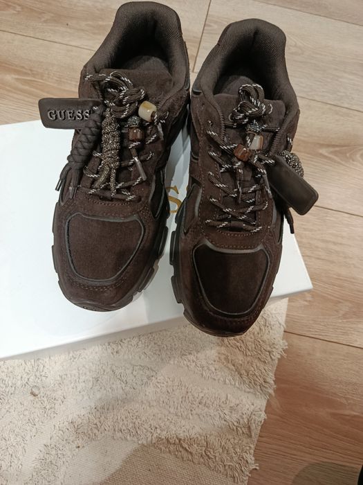 Дамски маратонки Guess Номер 39