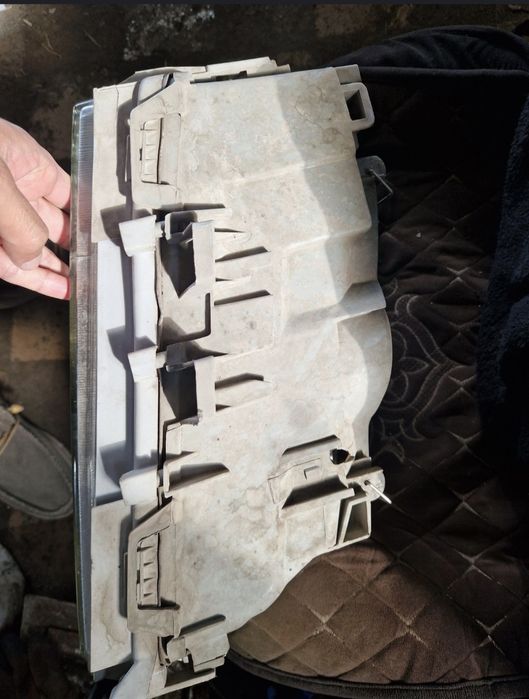 Продам фары на мерседес 202