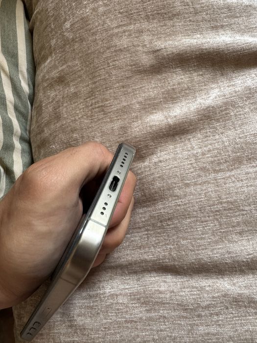 Iphone 15 pro silver