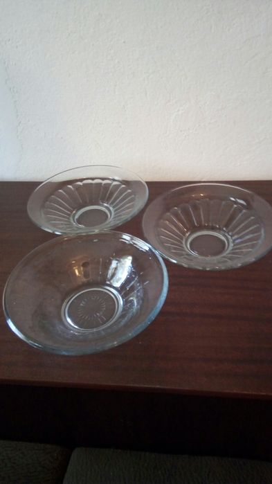 Стъклено плато ,стъклени фруктиери и други