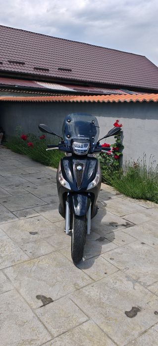 Scuter Piaggio Medley 150 + Termoscud Tucano Urbano