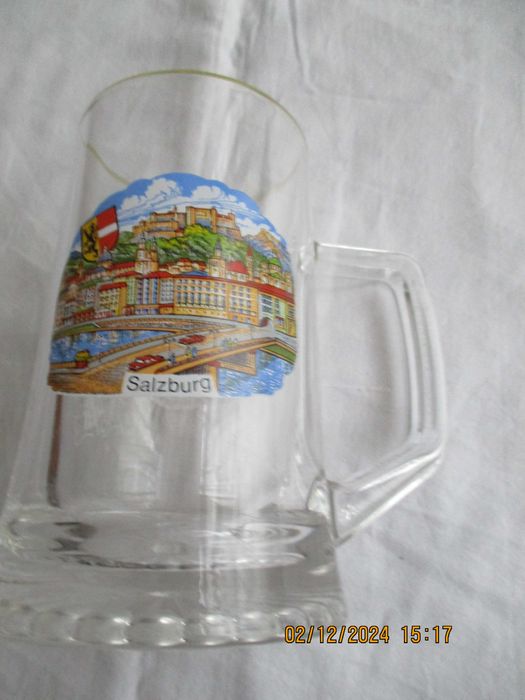 Продавам халба за бира